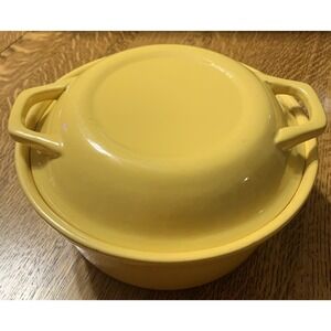VTG Retro Made in USA Covered Stoneware Yellow Casserole‎ Dish w/ Lid 8.5"